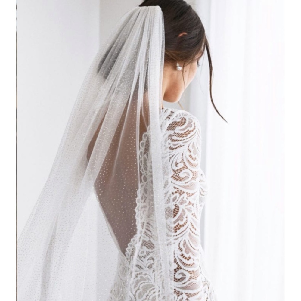 Grace Loves Lace ✨ Shimmy Veil - Ivory with Silver